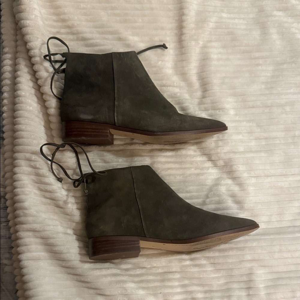 Splendid Ankle Boots in Dark Green